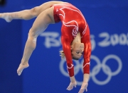 AYXapp下载-当骑士的铁蹄踏平绿茵，锡安在F1赛道的跨界争冠狂想