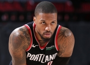 爱游戏体育-尼克斯鏖战凯尔特人，利拉德点燃赛场