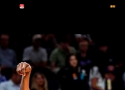 爱游戏在线-湖人轻取太阳，武切维奇统治全场