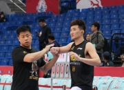 爱游戏世界杯2026-青岛队翻盘新疆队，孙铭徽带队取胜