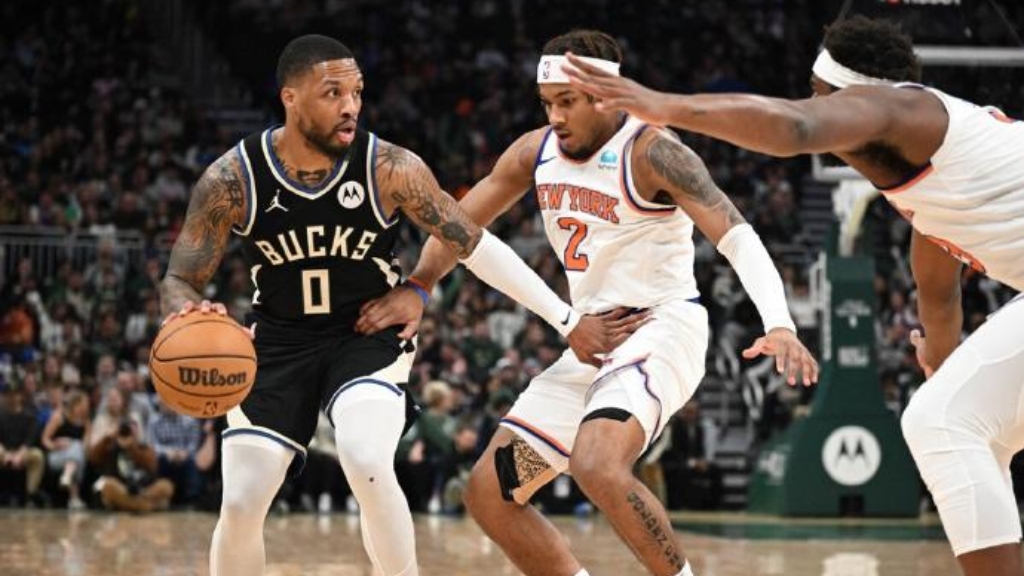 尼克斯轻取雄鹿，字母哥统治全场