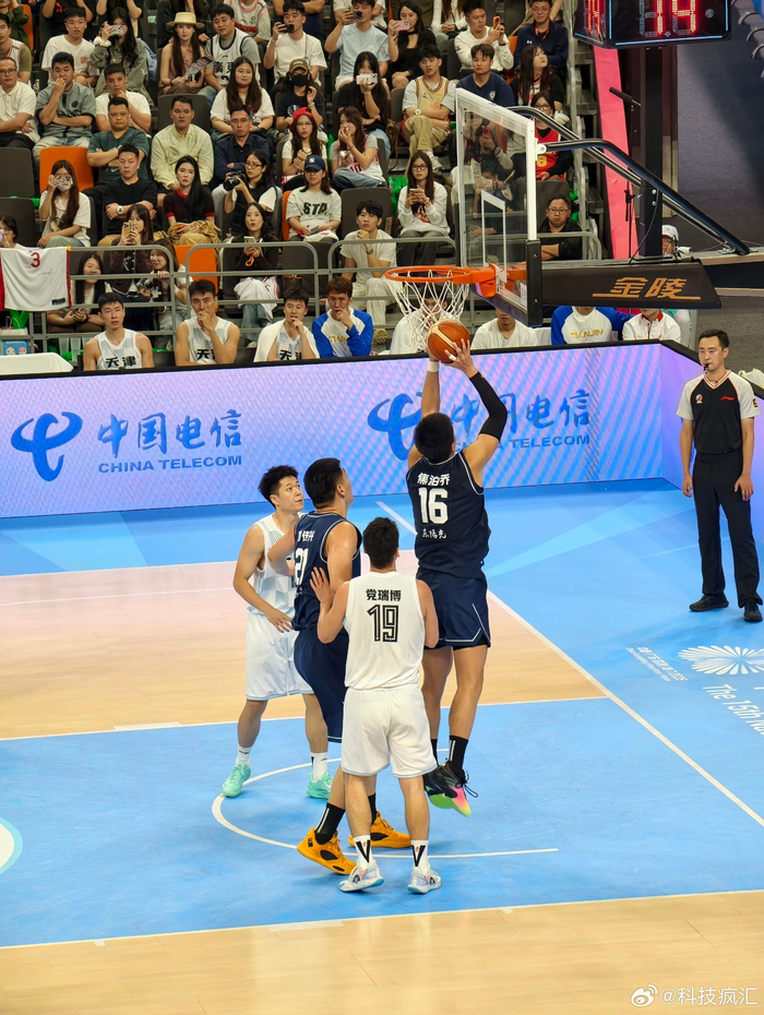 天津队险胜广东队，郭艾伦统治全场