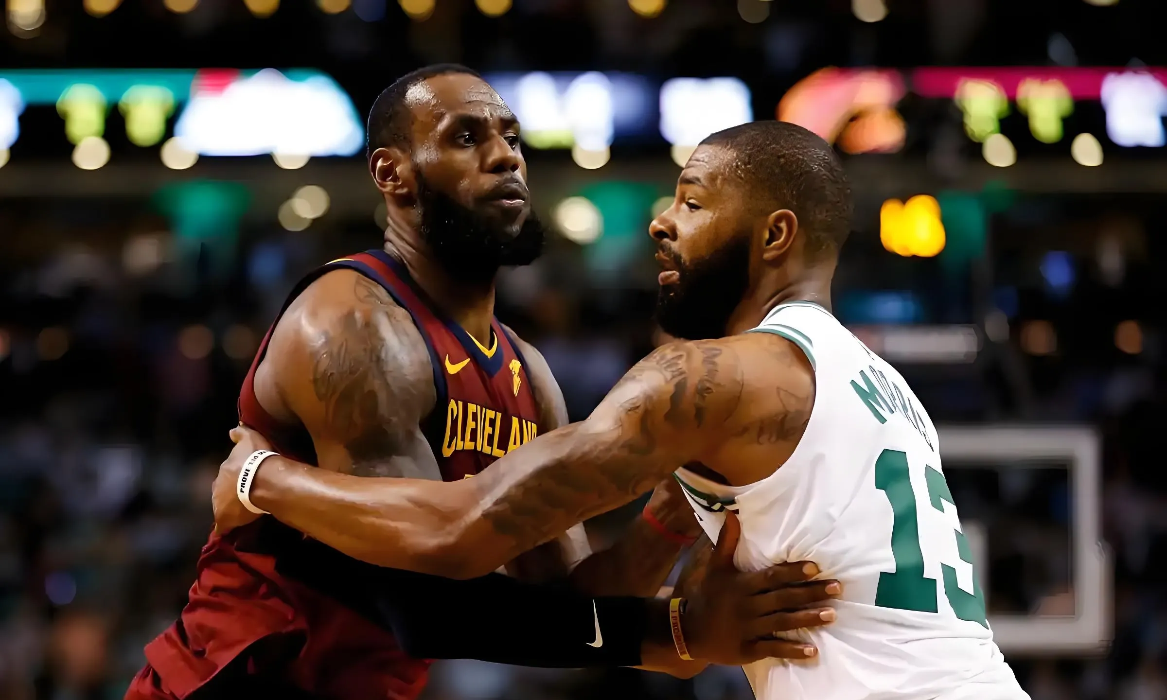 凯尔特人险胜魔术，王哲林统治全场