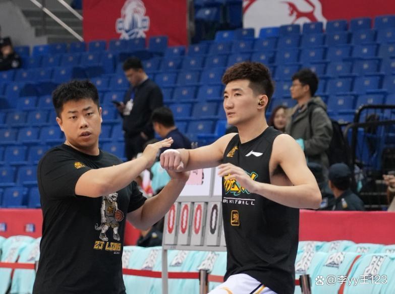青岛队翻盘新疆队，孙铭徽带队取胜