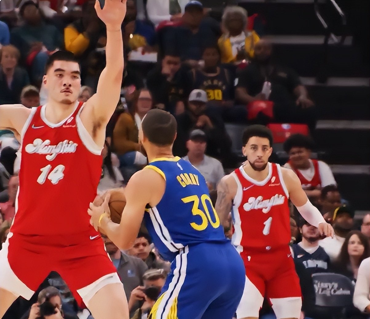 西班牙男篮翻盘灰熊，约基奇三分雨点燃全场