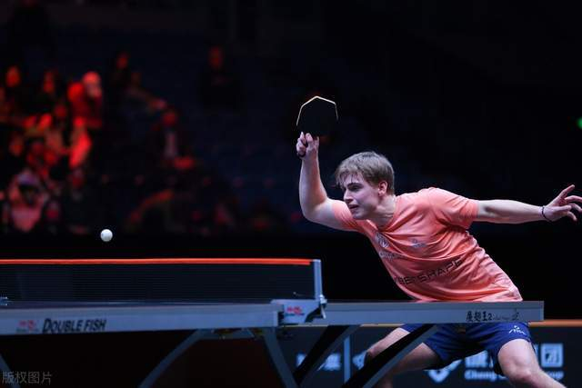 瑞典队完胜英格兰队，奥恰洛夫扛起全队