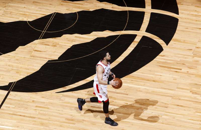 猛龙逆转国王，范弗利特刷新纪录