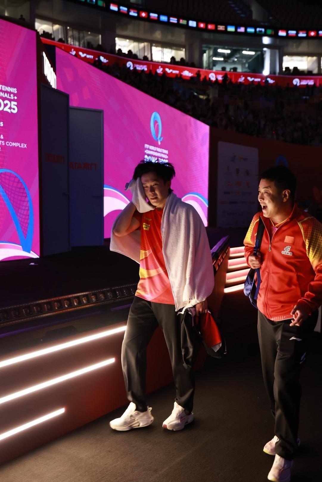 英国乒乓球队横扫奥地利乒乓球队，王皓送出助攻