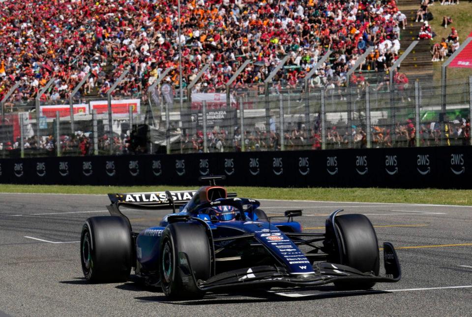 红牛二队碾压迈凯伦,维斯塔潘刷新纪录 红牛二队碾压迈凯伦,维斯塔潘刷新纪录