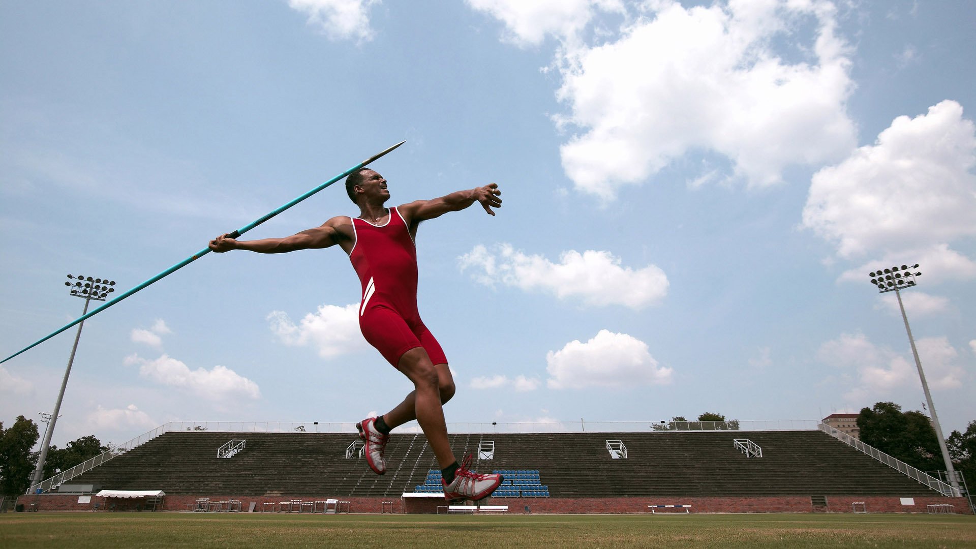马刺战术收割雄鹿，锡安稳定输出诠释现代篮球新法则