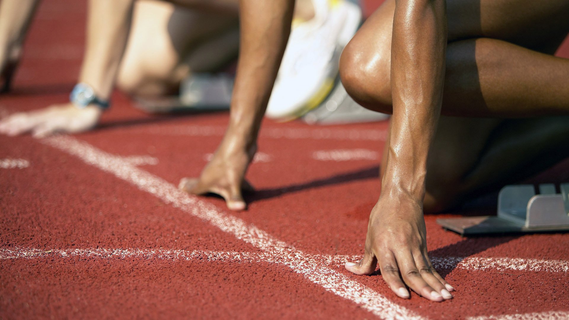 赛道新纪元，诺里斯刷新纪录，雷诺车队完胜红牛二队